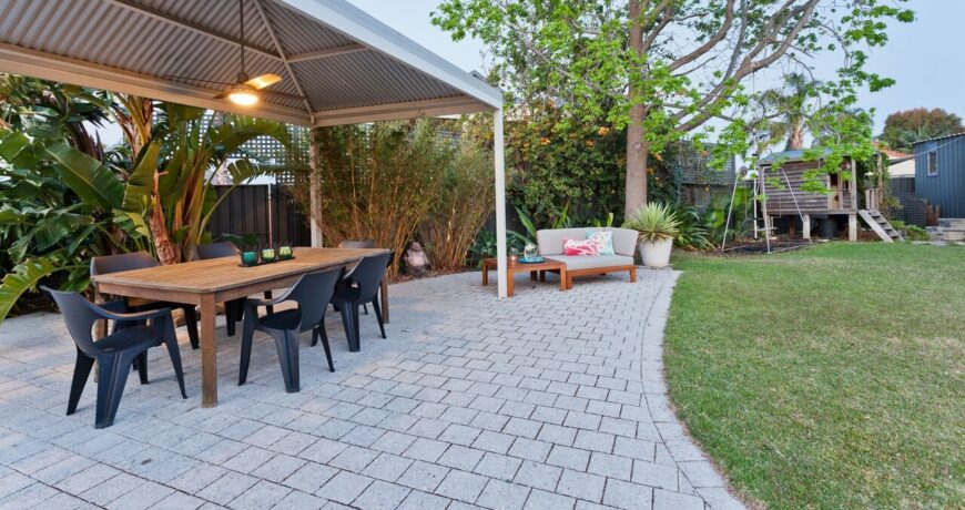 villa-home-walkway-cottage-backyard-kitchen-1273591-pxhere.com