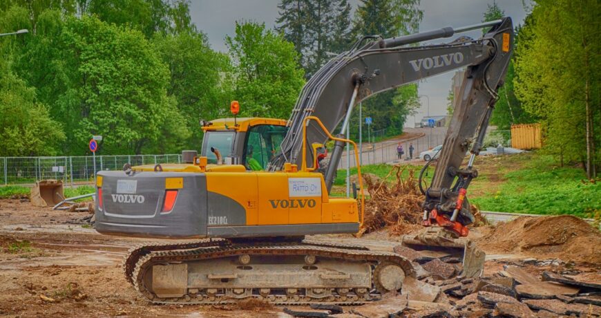 finland_helsinki_digger_excavator_pihlajam_ki-402108